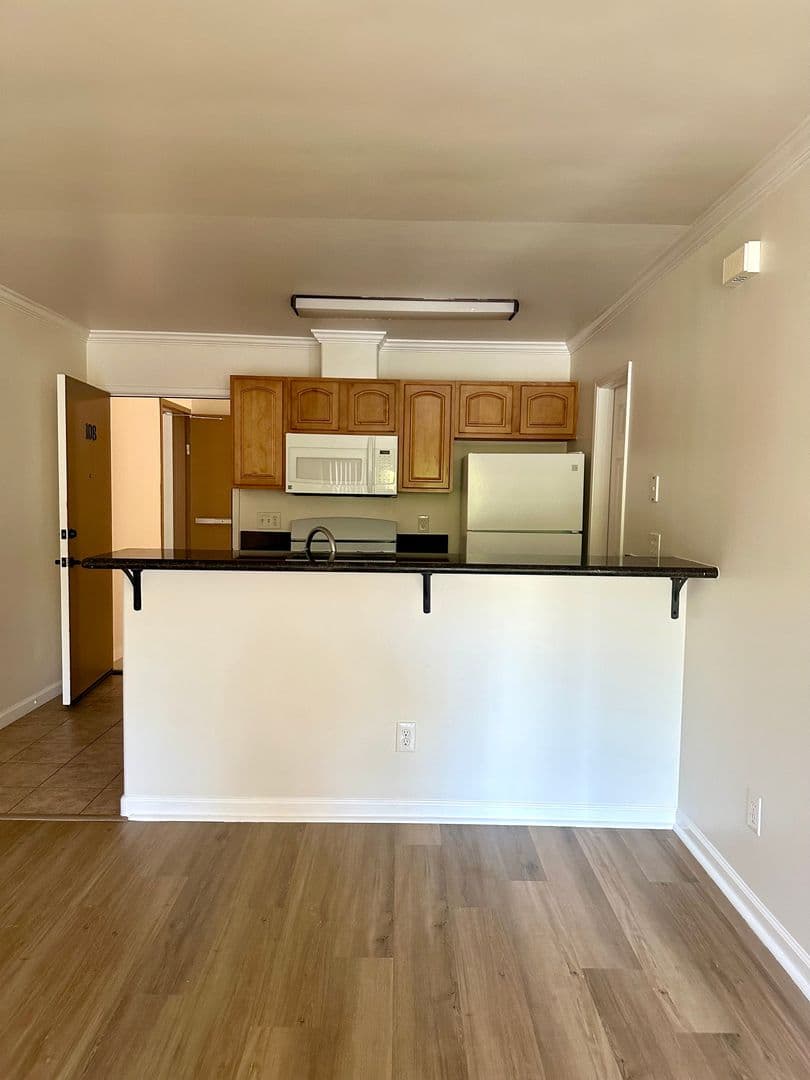 Loma Village Apartments 5 of 23