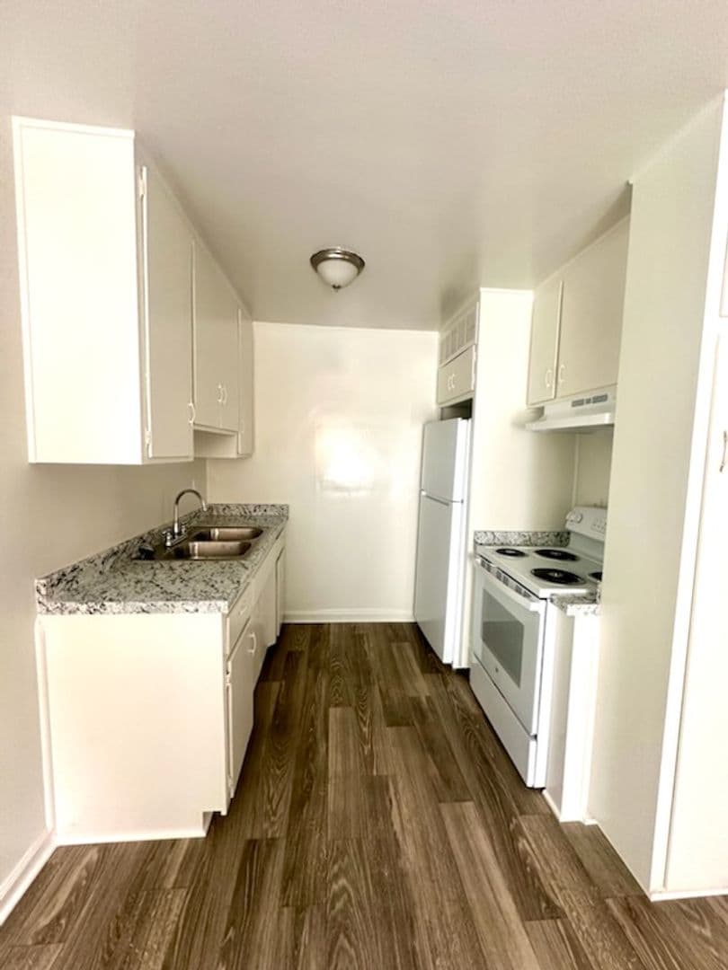 Loma Village Apartments 4 of 18
