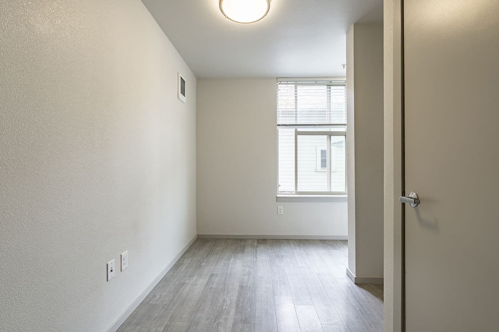 Alcove Northwest 2 of 8