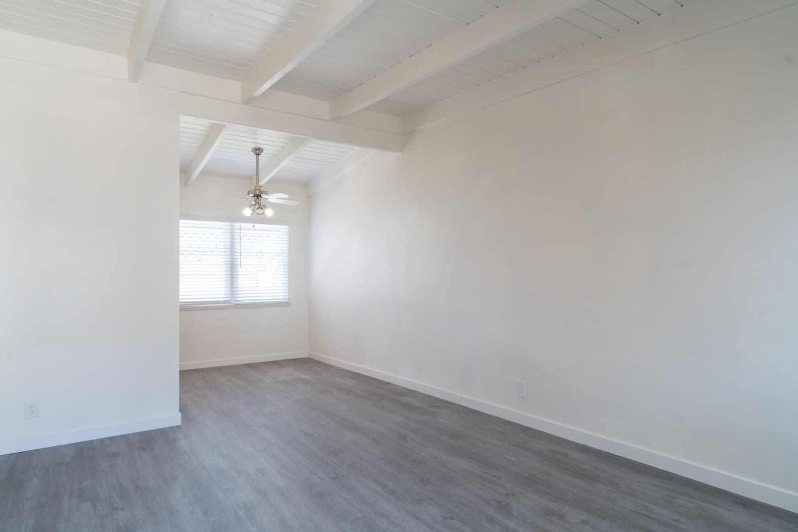 ~ Beautiful and Spacious 1 bd/1bath in Santa Monica ~ Move in Special 6 of 14