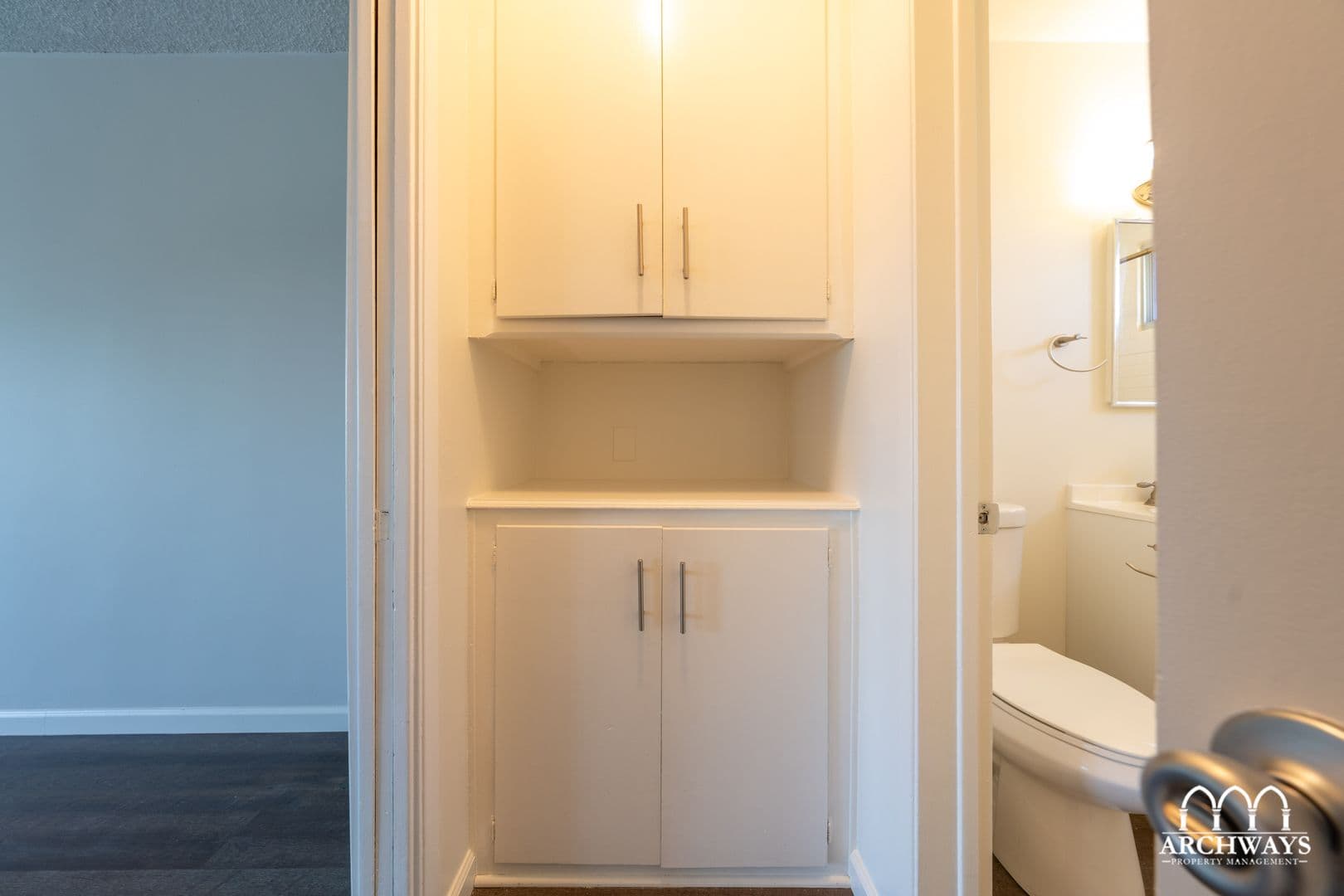 ~ Beautiful and Spacious 1 bd/1bath in Santa Monica ~ Move in Special 12 of 13