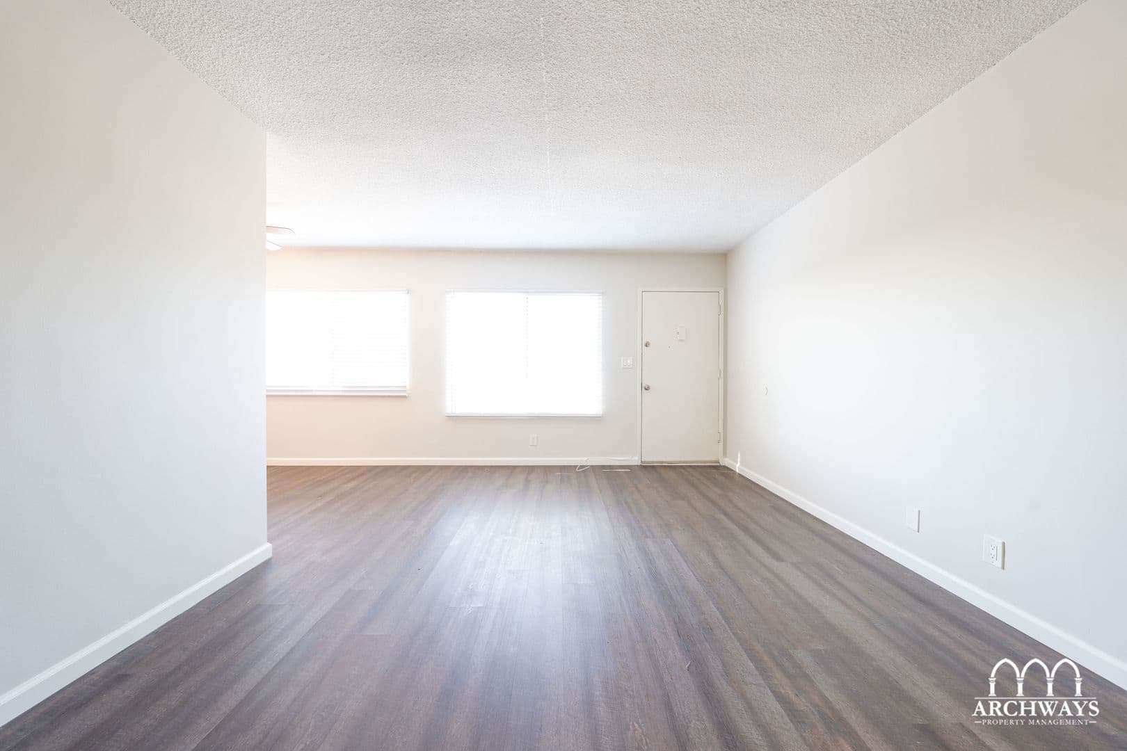 ~ Beautiful and Spacious 1 bd/1bath in Santa Monica ~ Move in Special 9 of 13