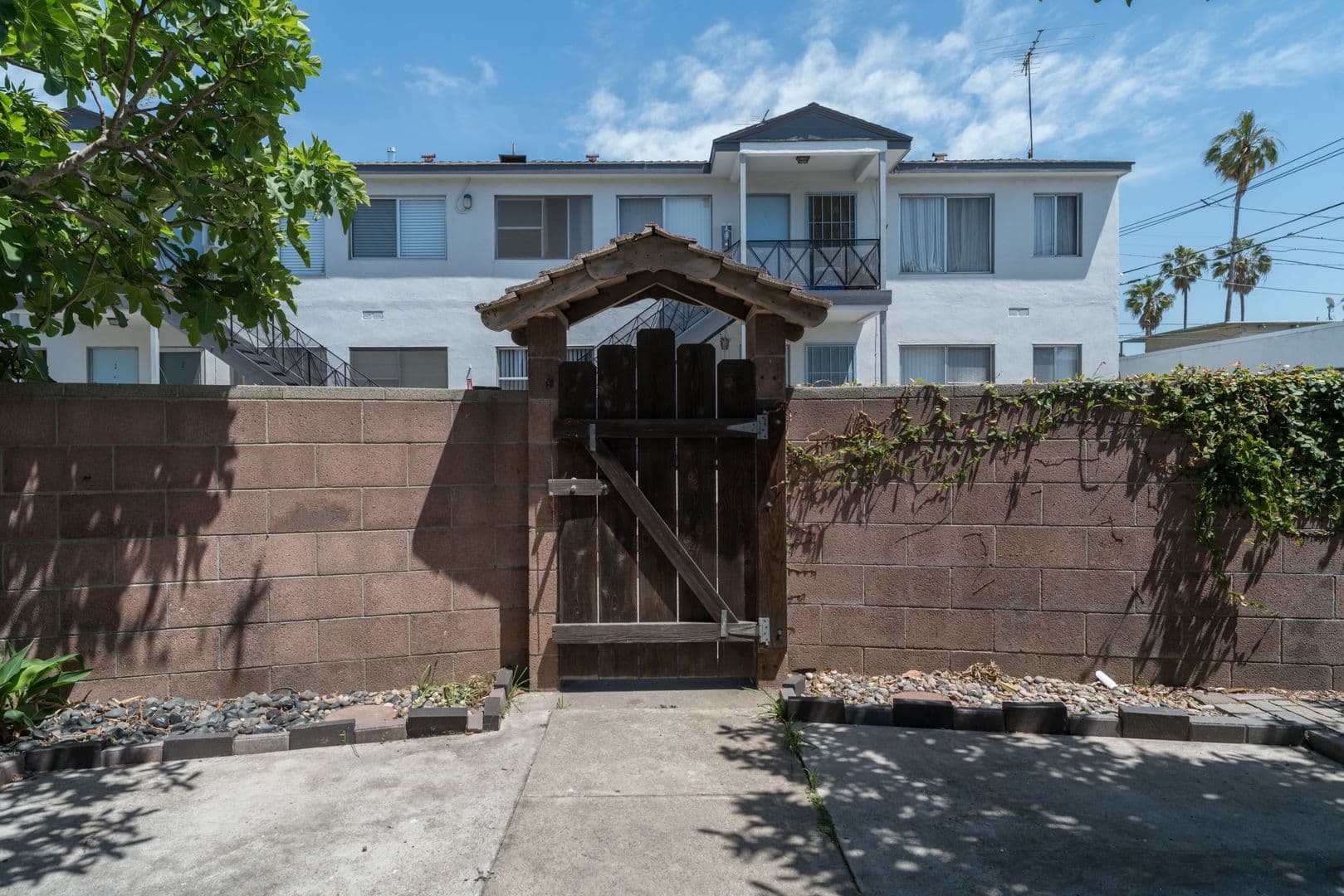 ~ Beautiful and Spacious 1 bd/1bath in Santa Monica ~ Move in Special 3 of 14