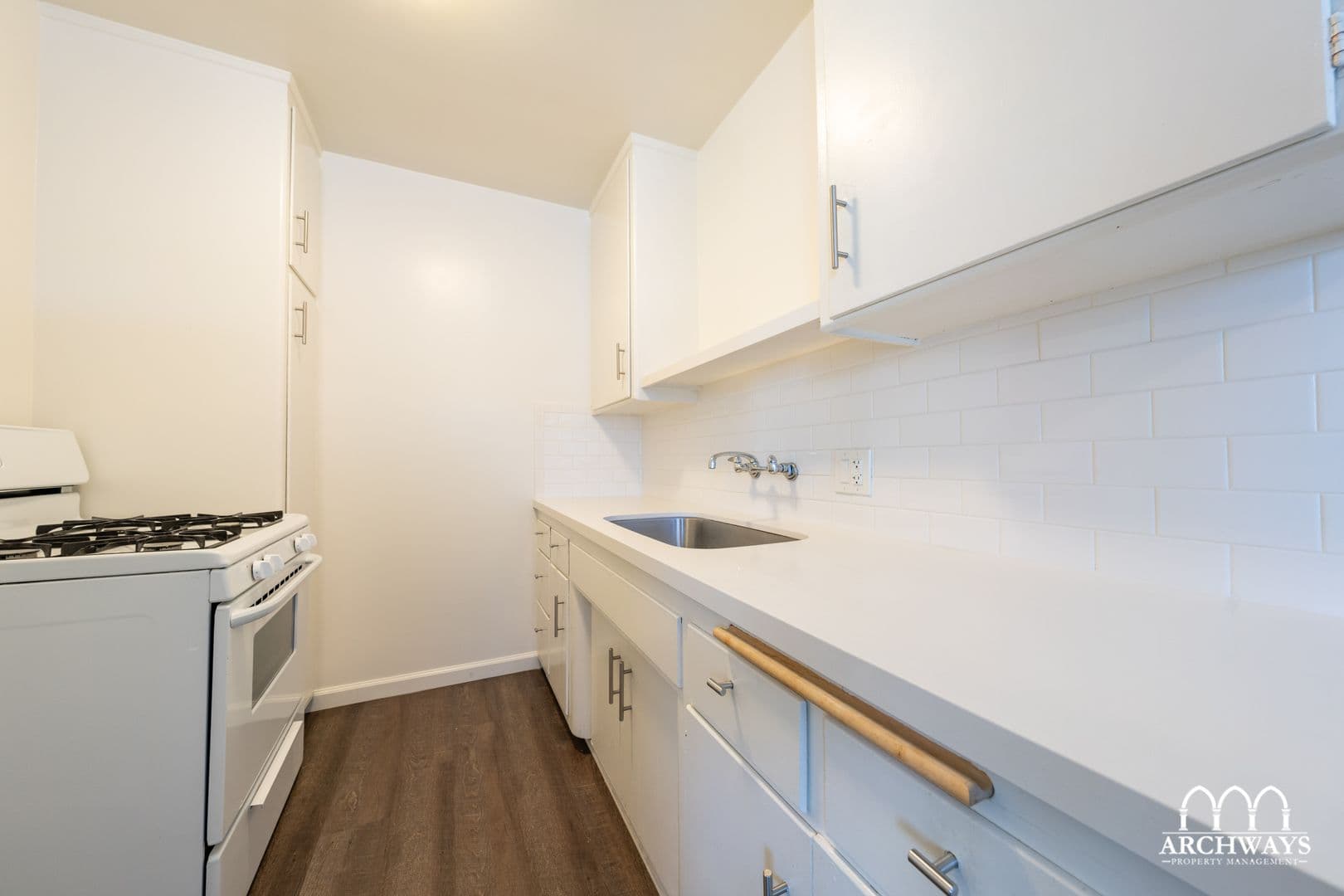 ~ Beautiful and Spacious 1 bd/1bath in Santa Monica ~ Move in Special 6 of 13