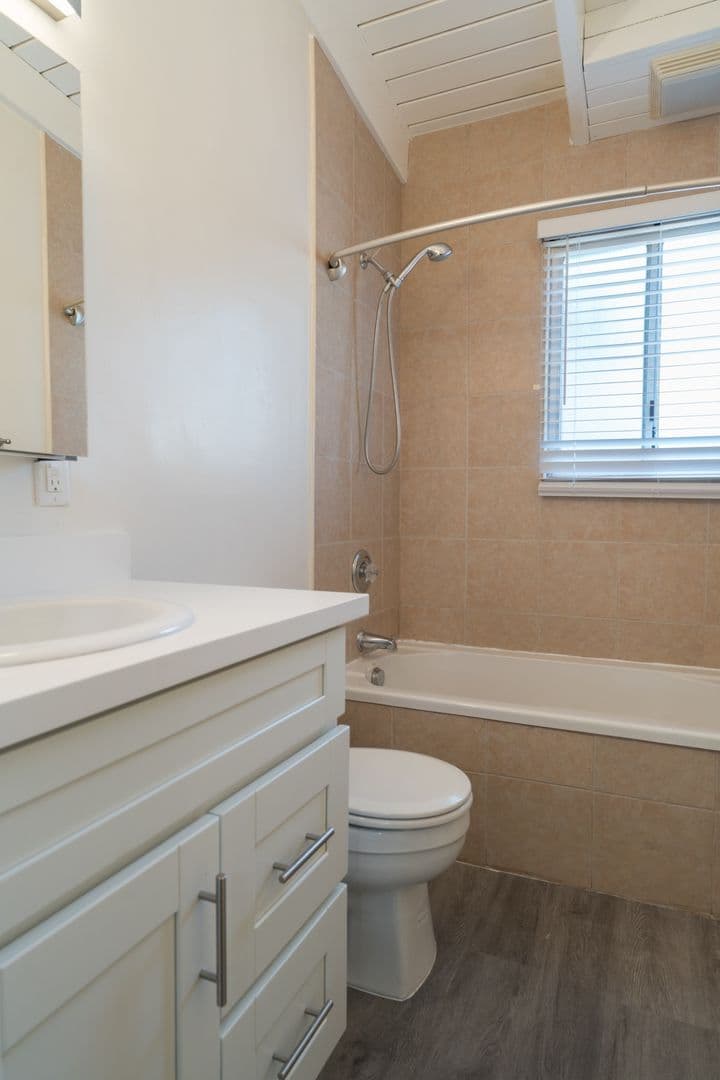 ~ Beautiful and Spacious 1 bd/1bath in Santa Monica ~ Move in Special 13 of 14
