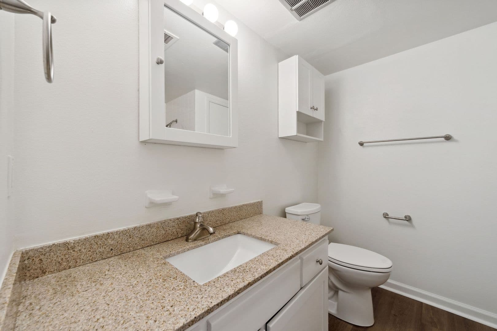 Lakemont Apartments 7 of 15