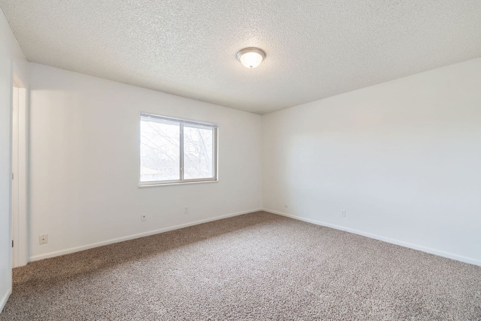 Lakemont Apartments 13 of 25