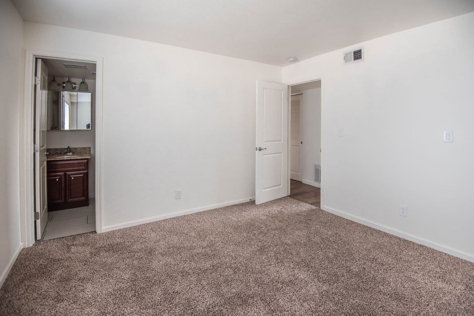 Lakemont Apartments 9 of 22
