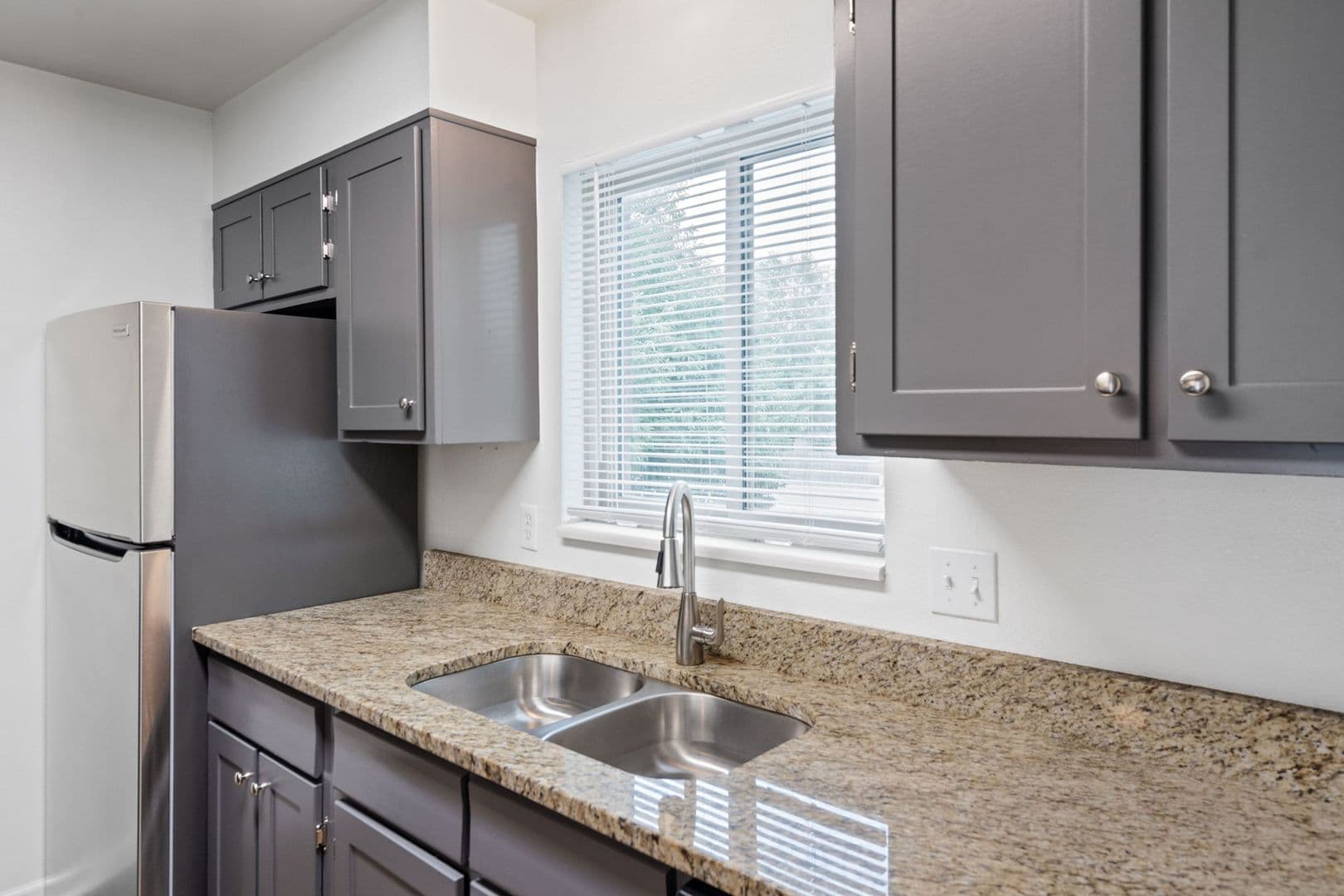 Lakemont Apartments 4 of 16
