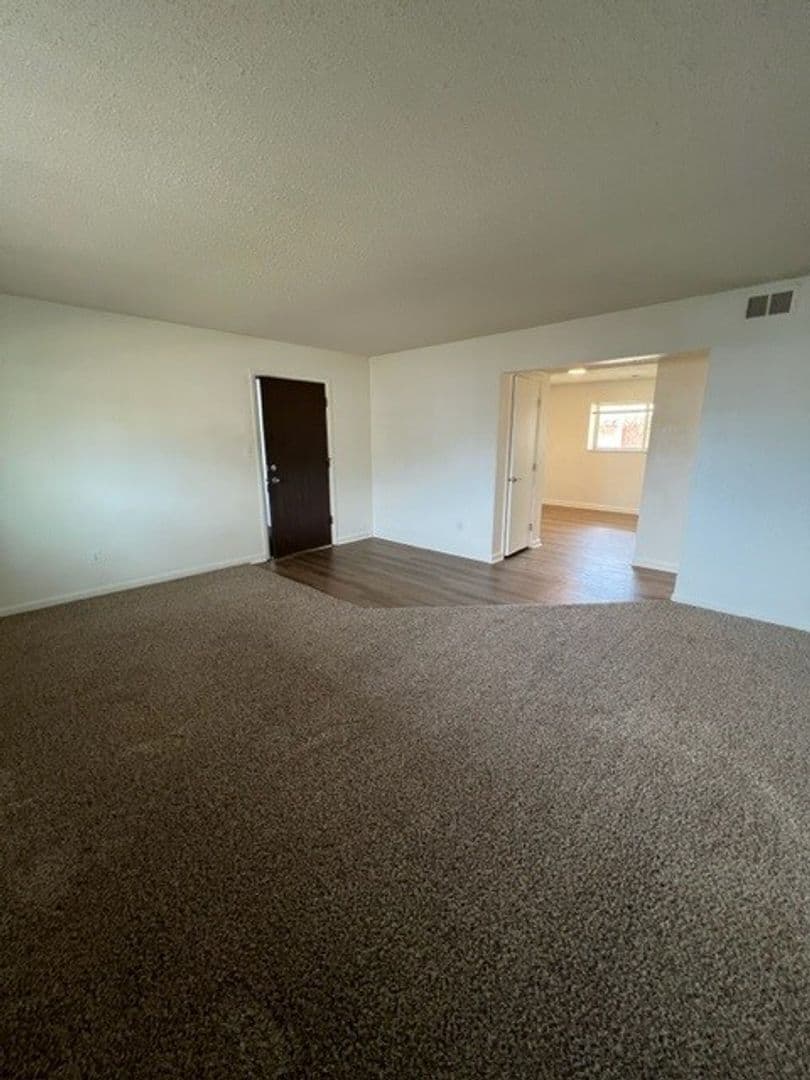 Lakemont Apartments 19 of 20