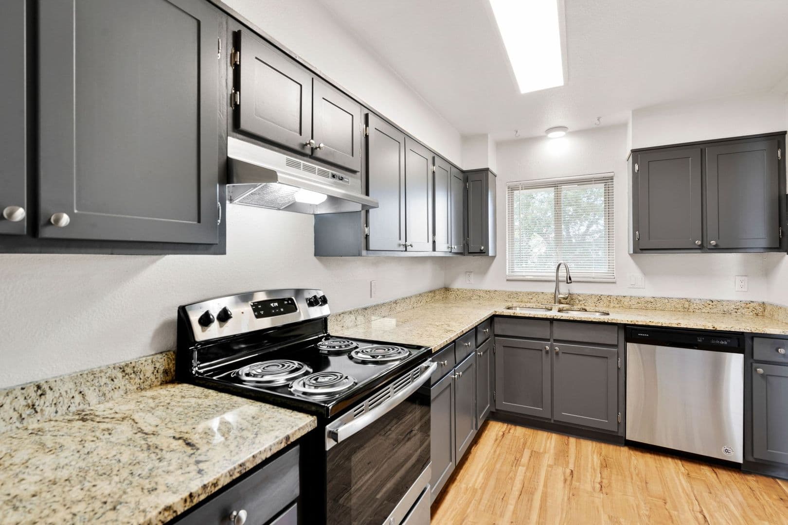 Lakemont Apartments 3 of 25