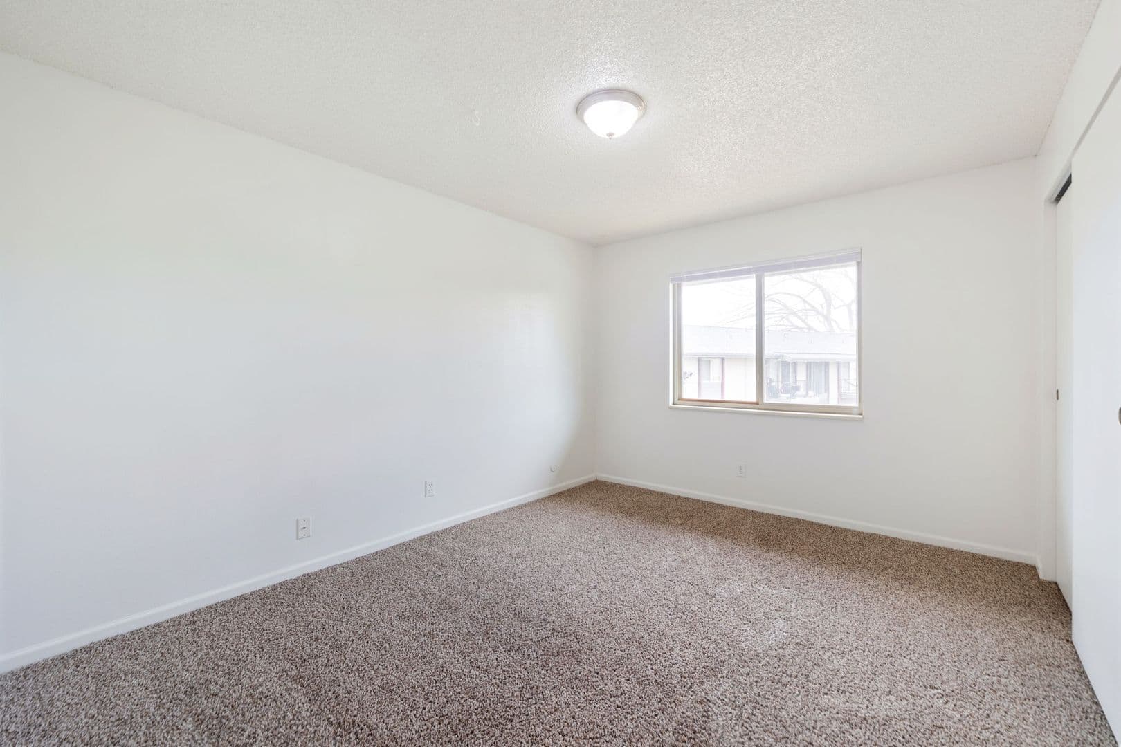 Lakemont Apartments 16 of 25