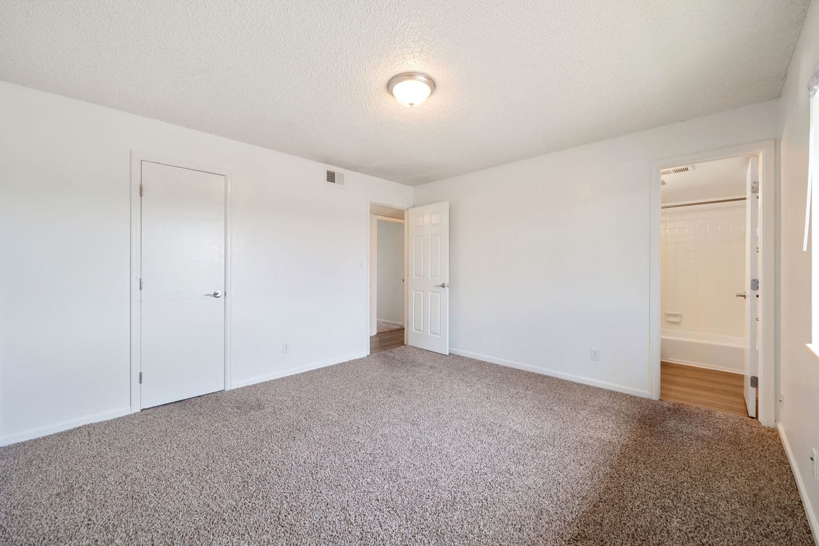 Lakemont Apartments 14 of 25