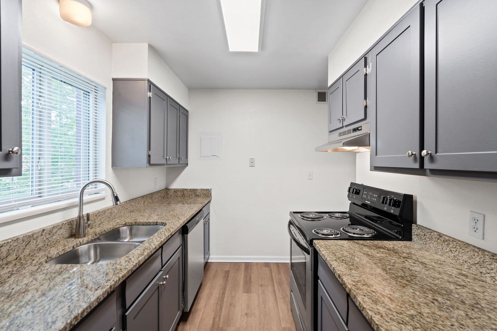 Lakemont Apartments 3 of 16