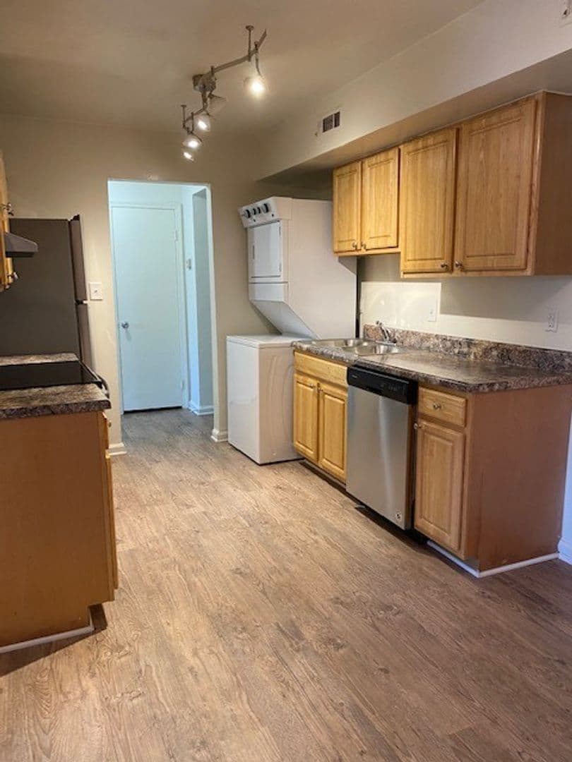 Eastwind Apartments 11 of 18