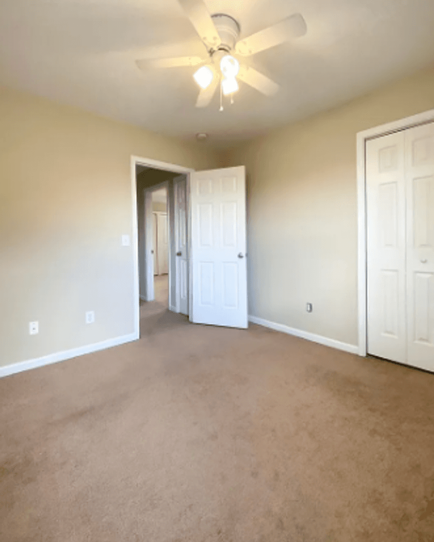 537 S Bull St 7 of 15