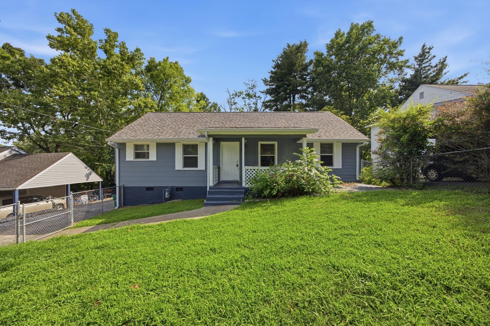 3826 Kingwood Circle 1 of 8