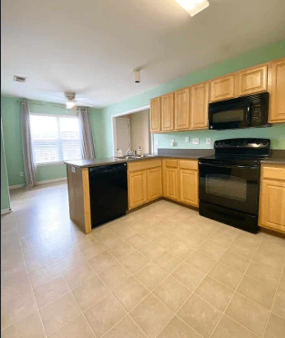 537 S Bull St 4 of 15
