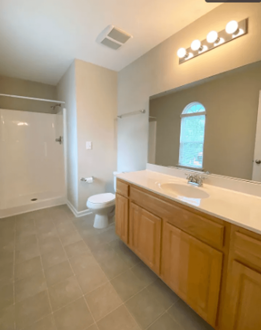 537 S Bull St 9 of 15