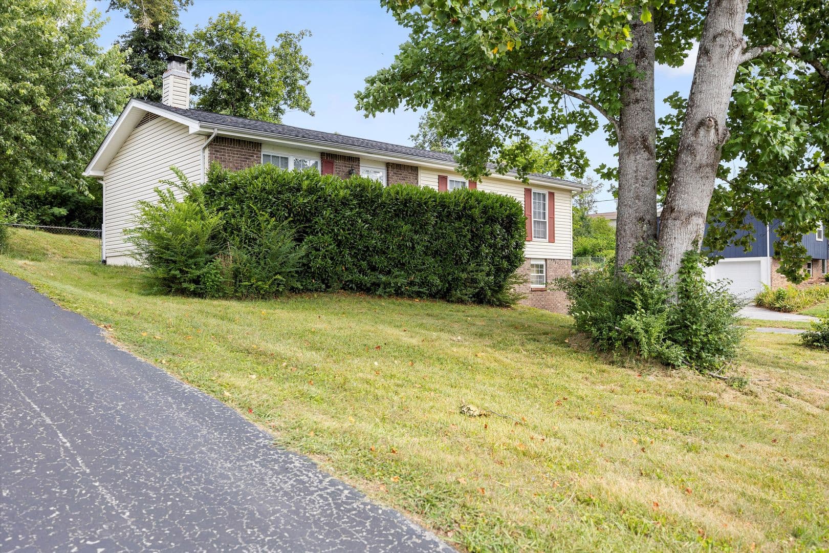 4015 Shady Oak Drive Ooltewah, TN 37363 4 of 24