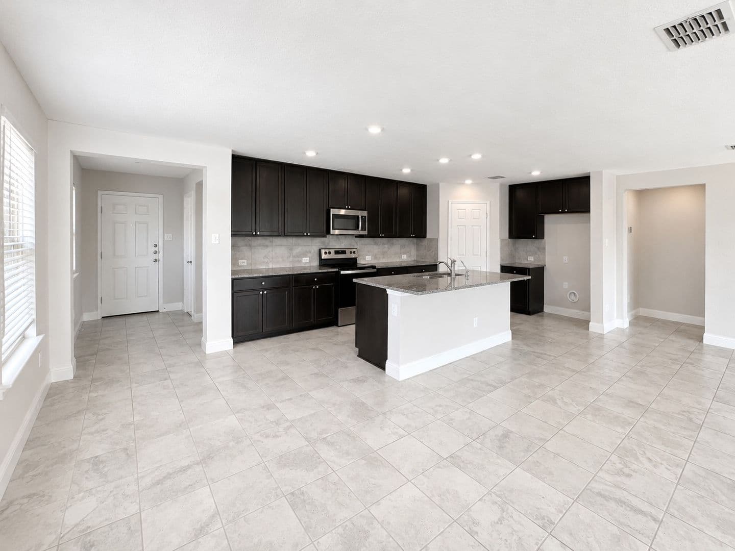 2605 Wesley Avenue 7 of 24