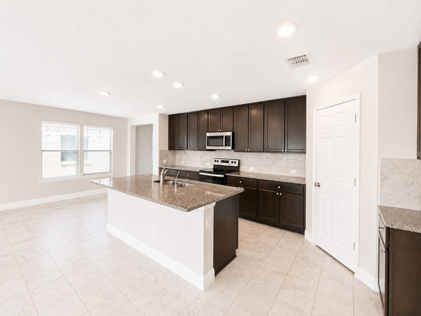 2605 Wesley Avenue 11 of 24