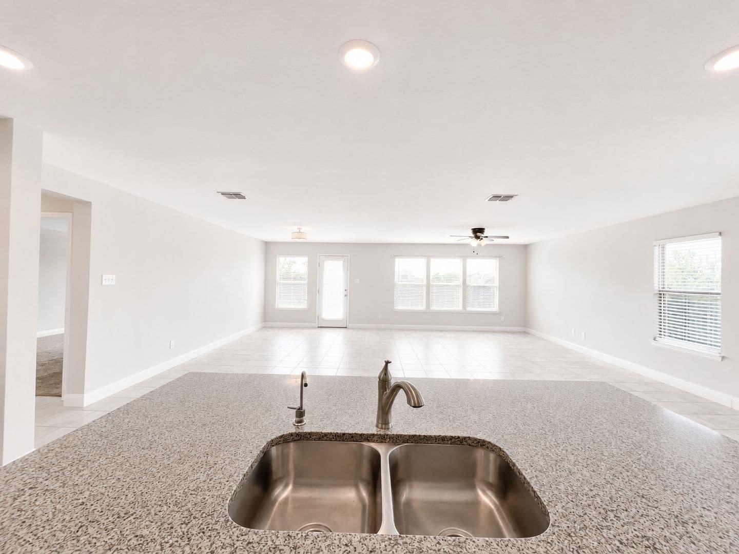 2605 Wesley Avenue 9 of 24