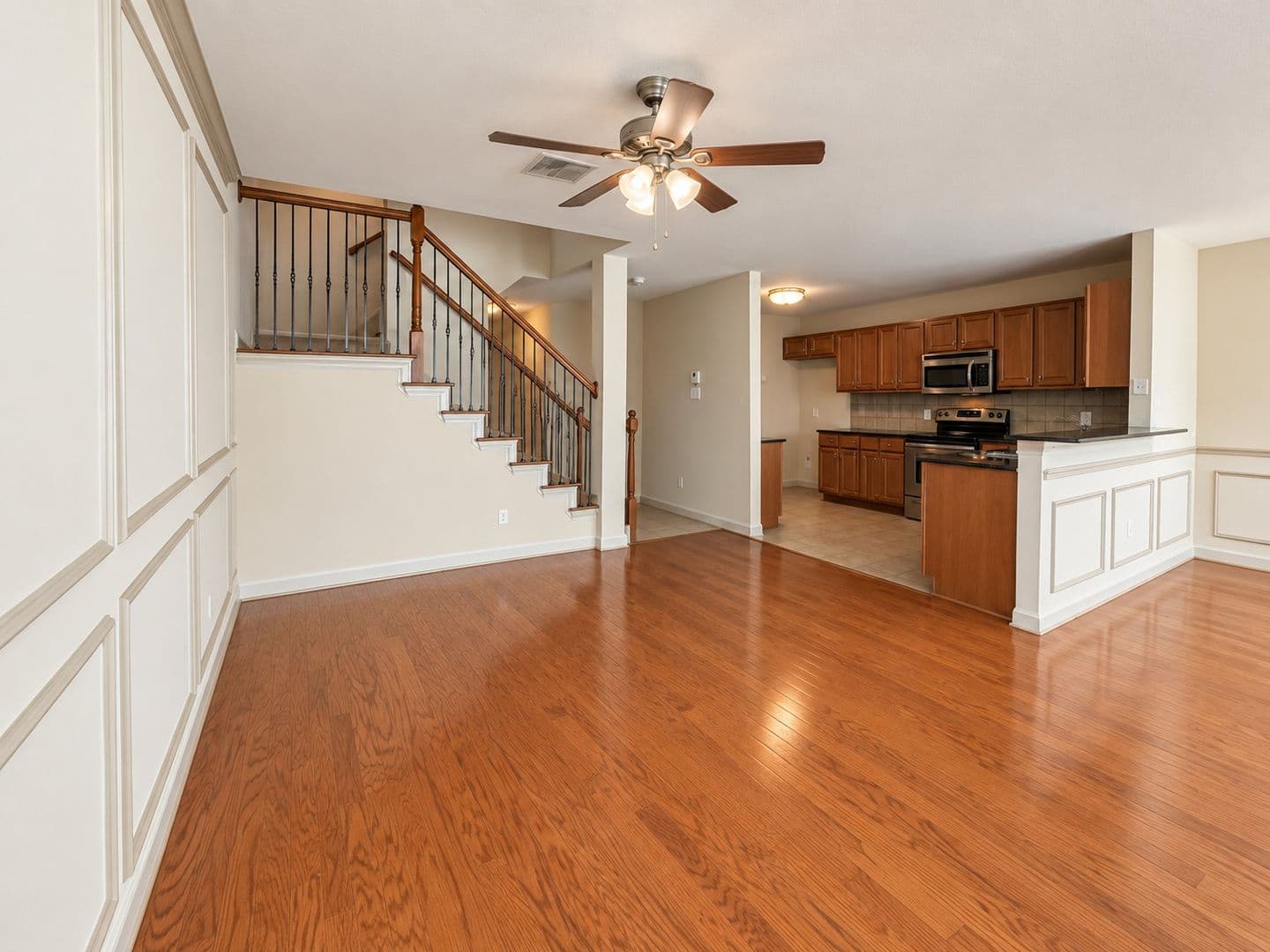 3933 Fernando Drive 4 of 21