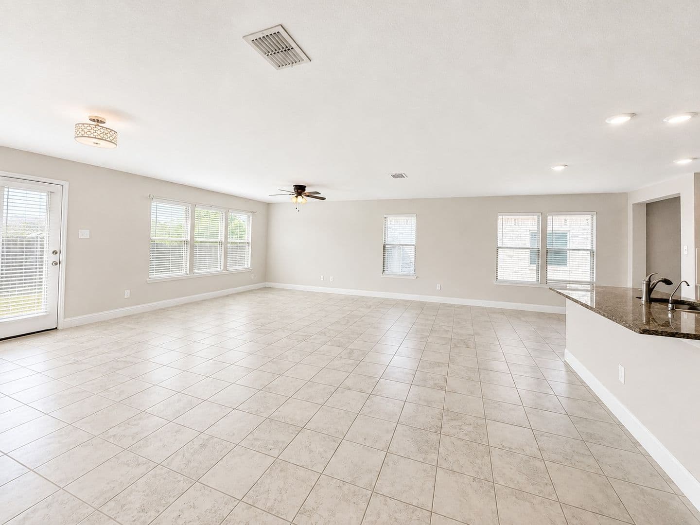 2605 Wesley Avenue 6 of 24