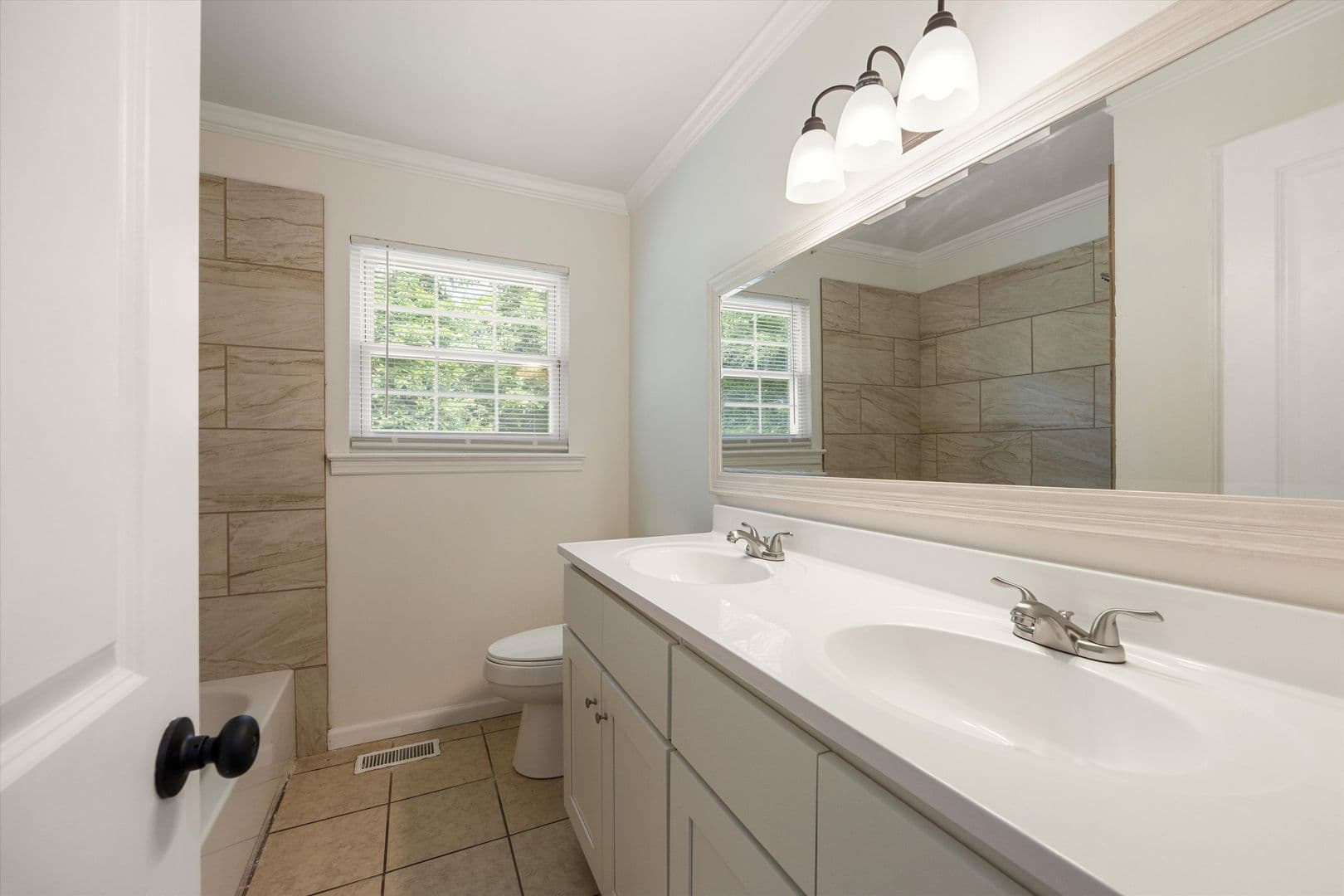 4015 Shady Oak Drive Ooltewah, TN 37363 13 of 24