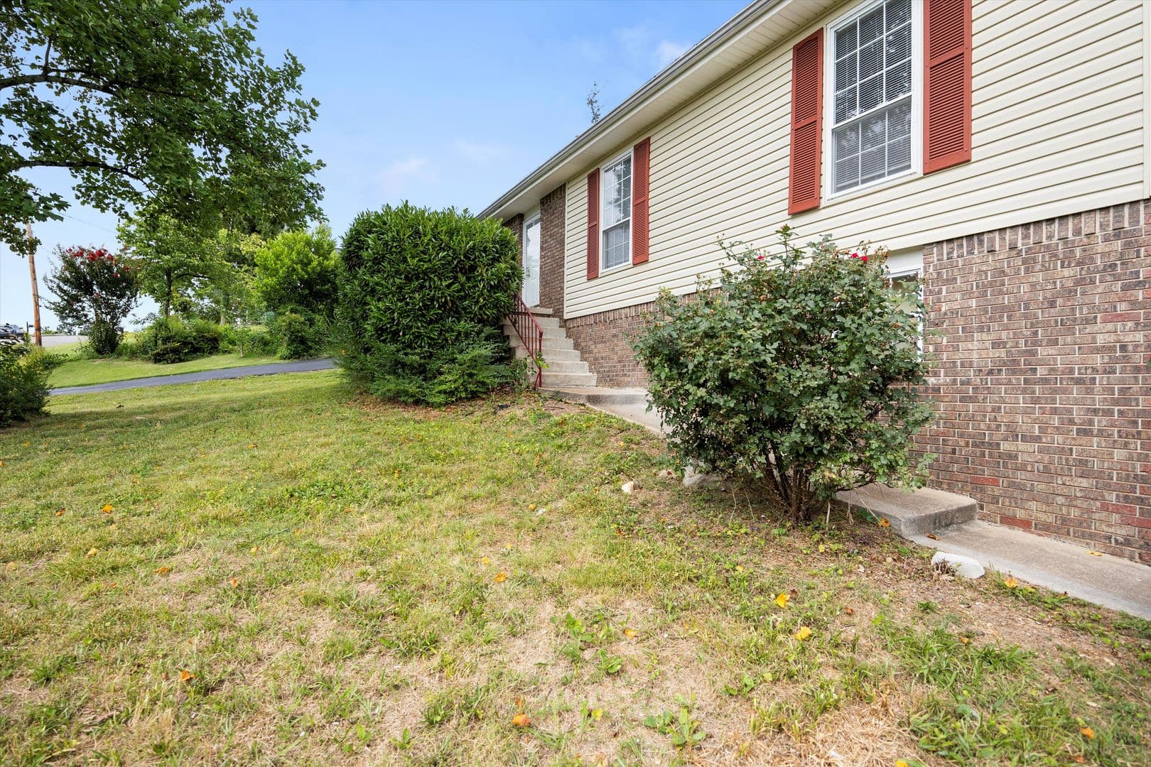 4015 Shady Oak Drive Ooltewah, TN 37363 3 of 24