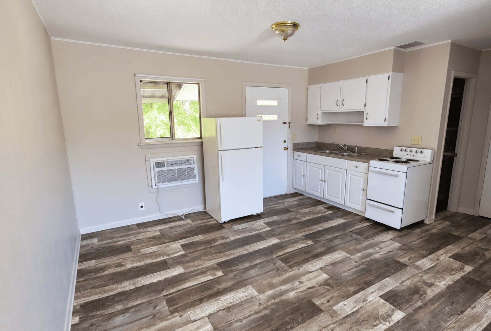 568 Julian Road 3 of 9