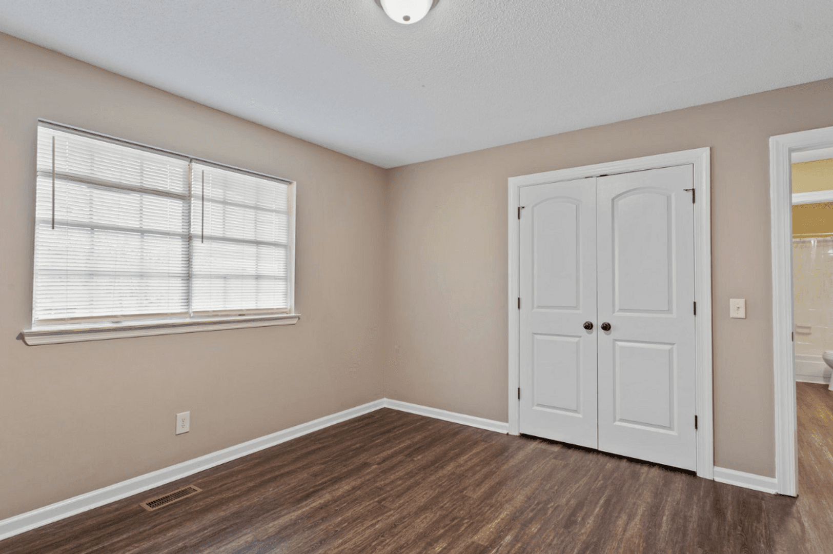 7167 Holland Lane 5 of 11