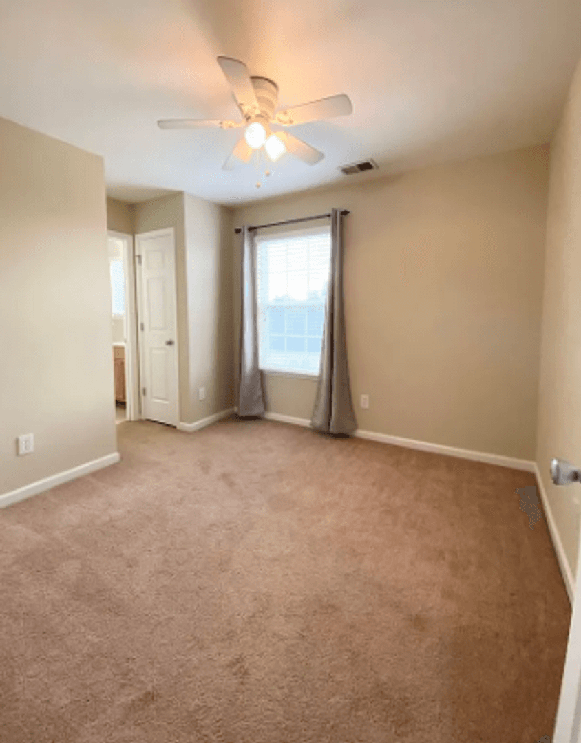 537 S Bull St 12 of 15