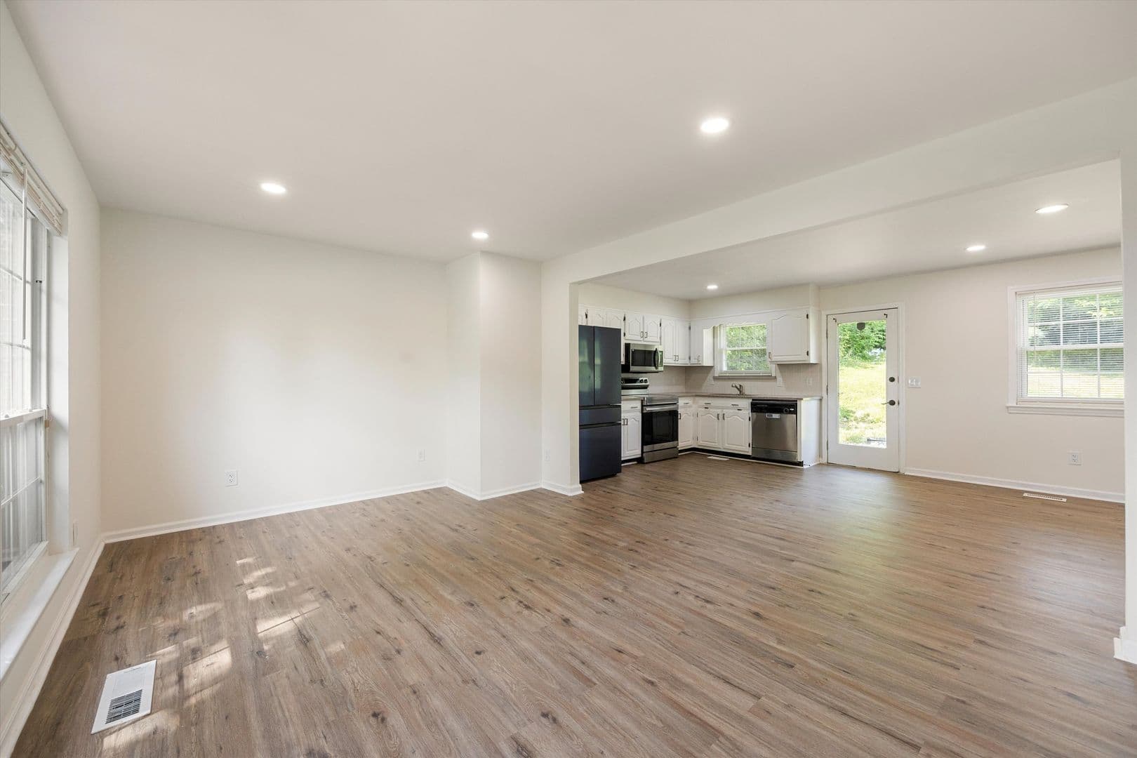 4015 Shady Oak Drive Ooltewah, TN 37363 6 of 24