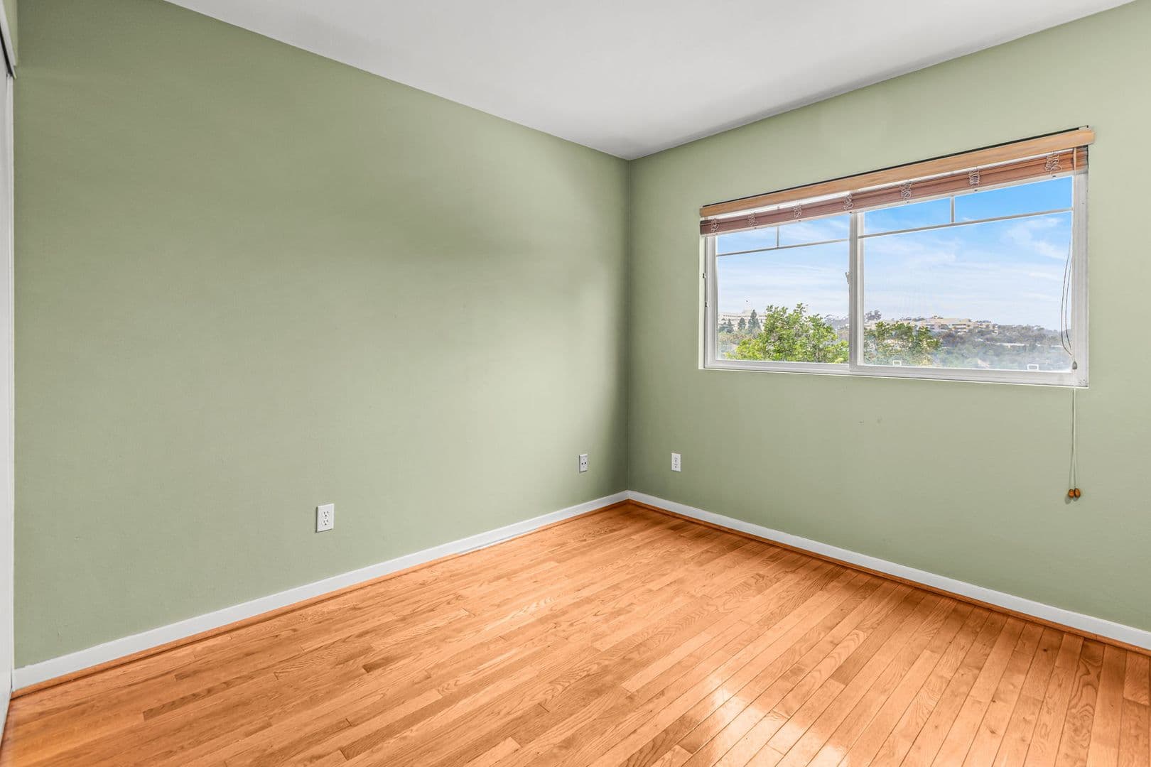 1352 24th Street 17 of 26