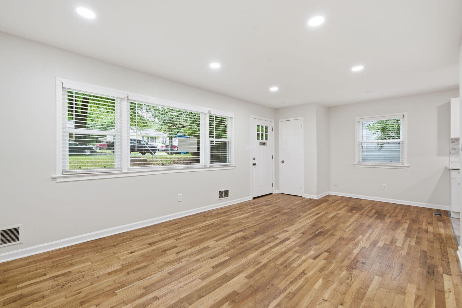 18 Grandin Cir 3 of 37