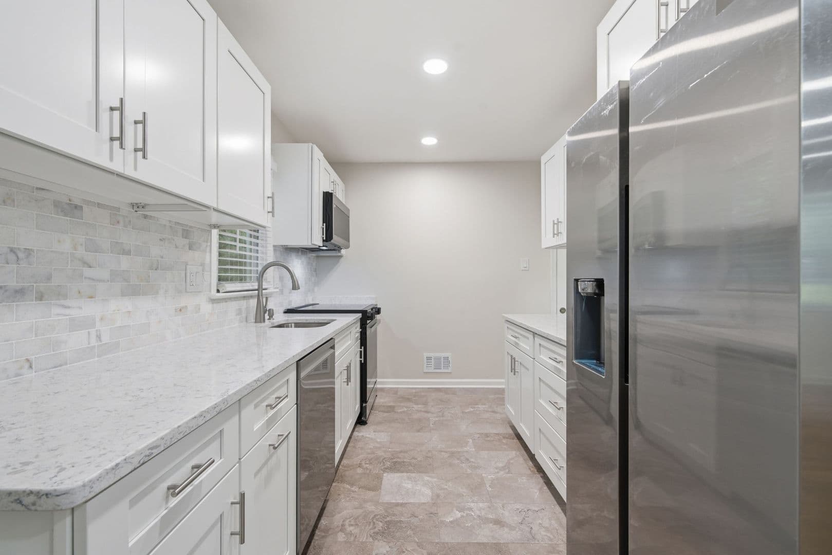 18 Grandin Cir 10 of 37