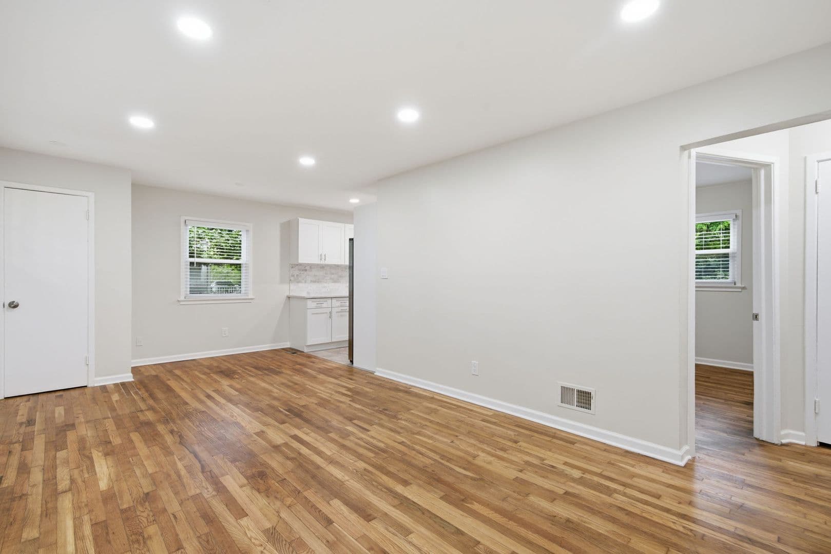 18 Grandin Cir 4 of 37