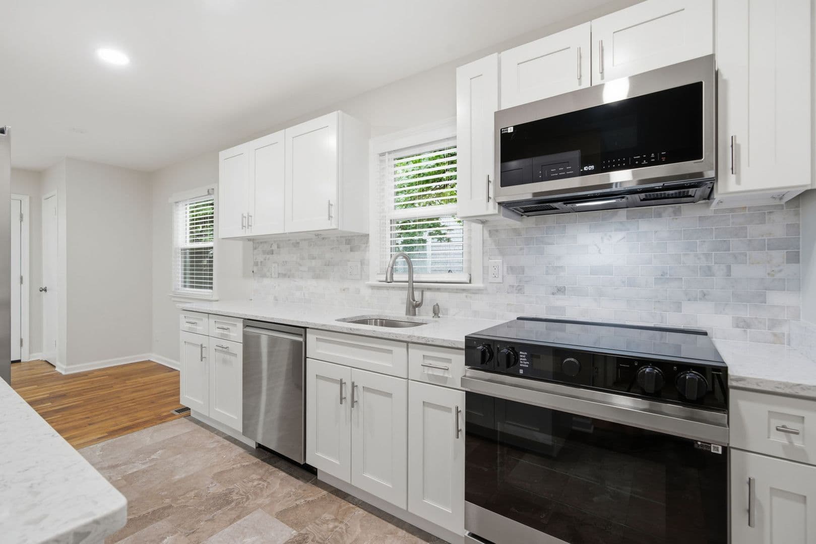 18 Grandin Cir 9 of 37