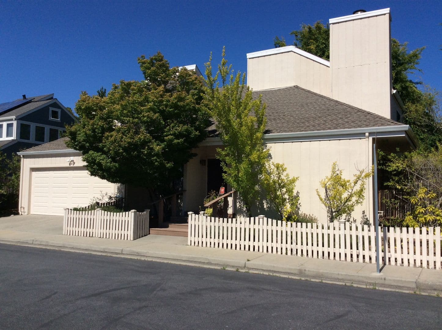 1 Berkeley Ct 2 of 19