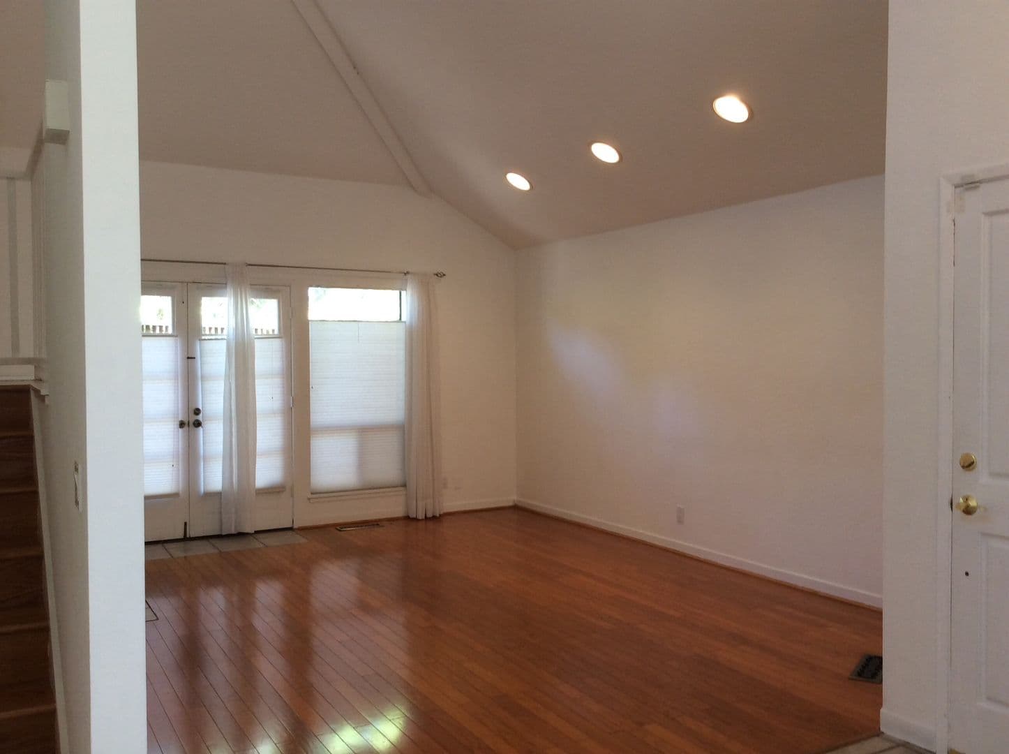 1 Berkeley Ct 3 of 19