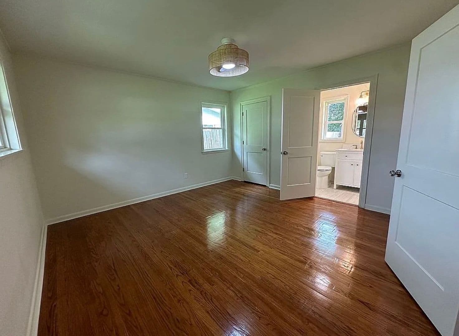 214 Brentwood Blvd 9 of 15
