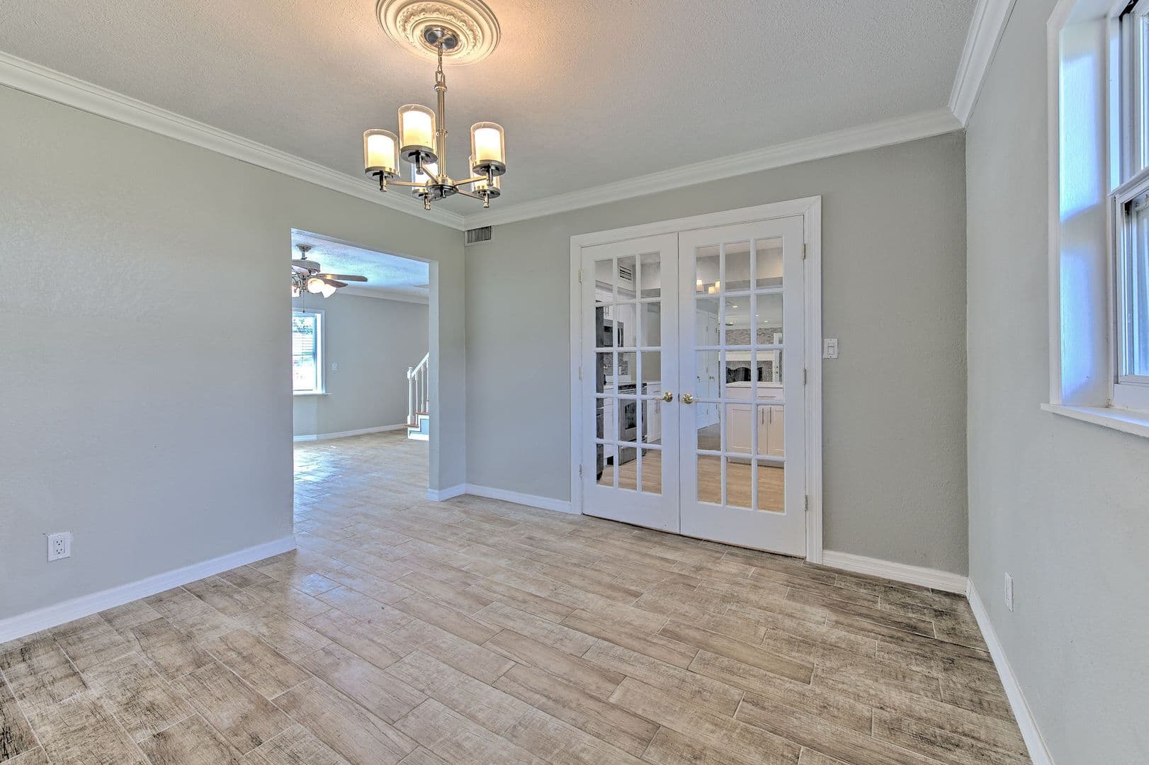 4711 w san rafael 22 of 47