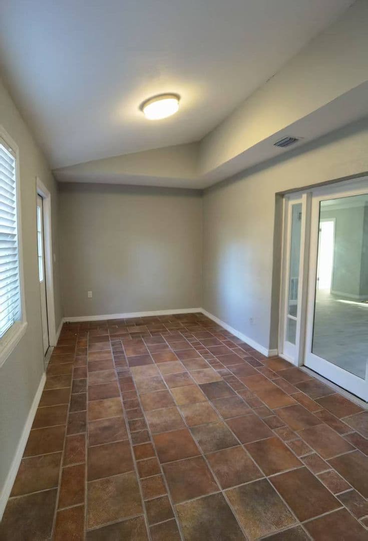 4711 w san rafael 13 of 47