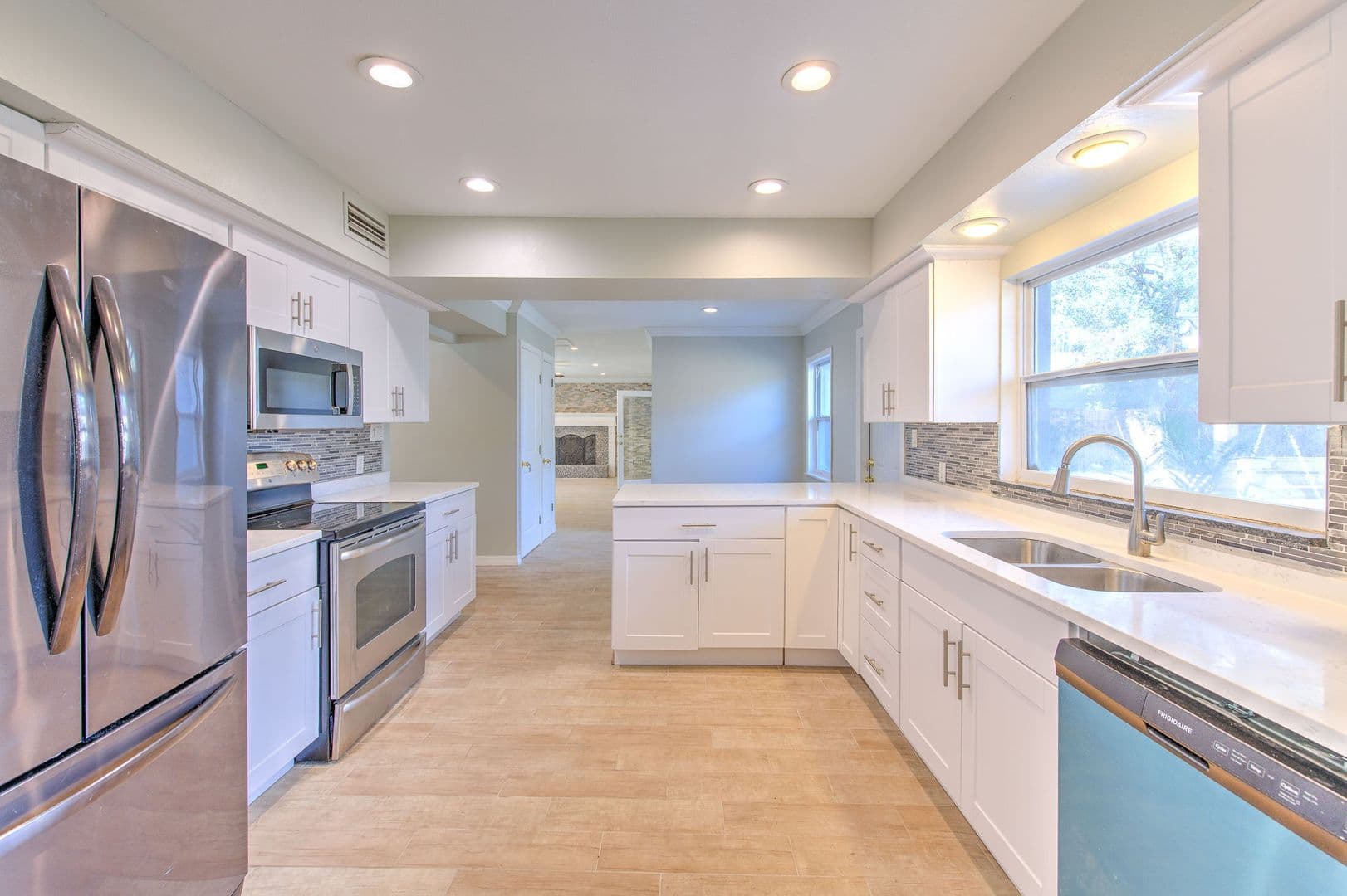 4711 w san rafael 25 of 47