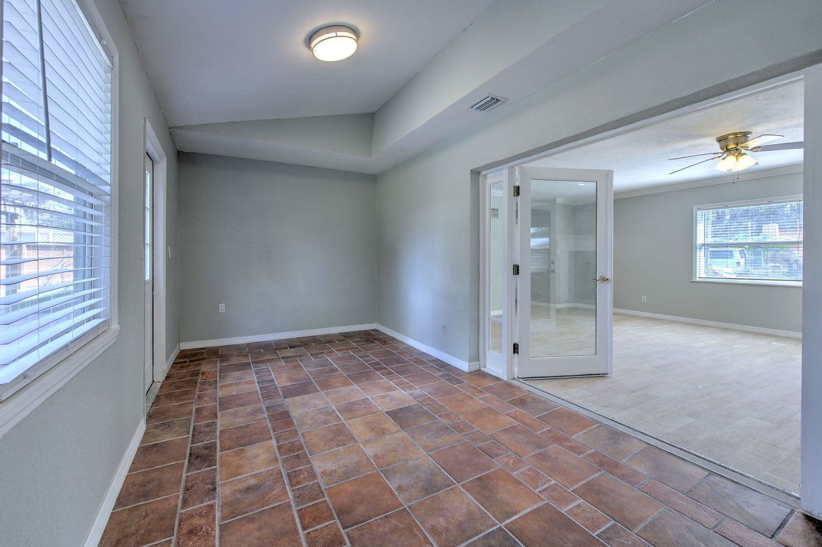 4711 w san rafael 39 of 47
