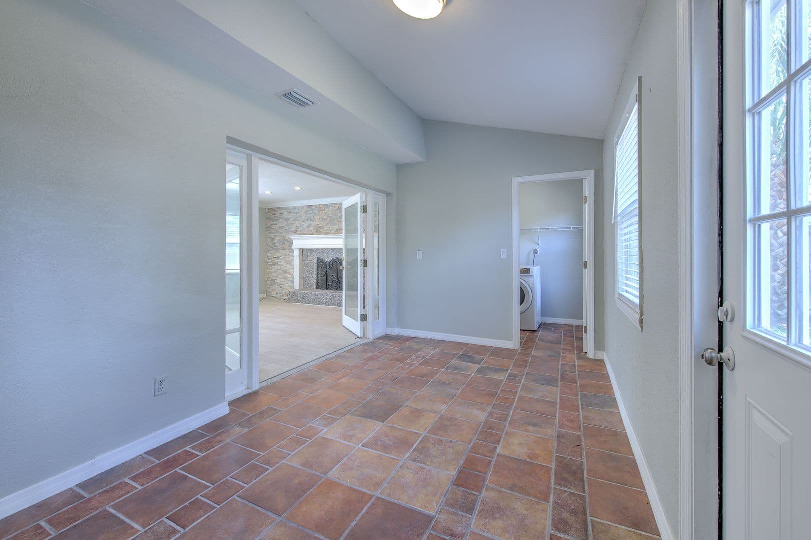 4711 w san rafael 38 of 47