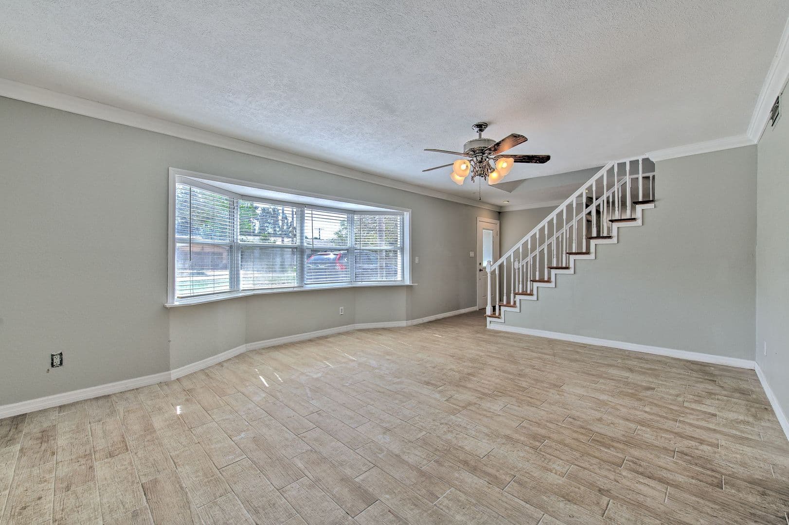 4711 w san rafael 19 of 47