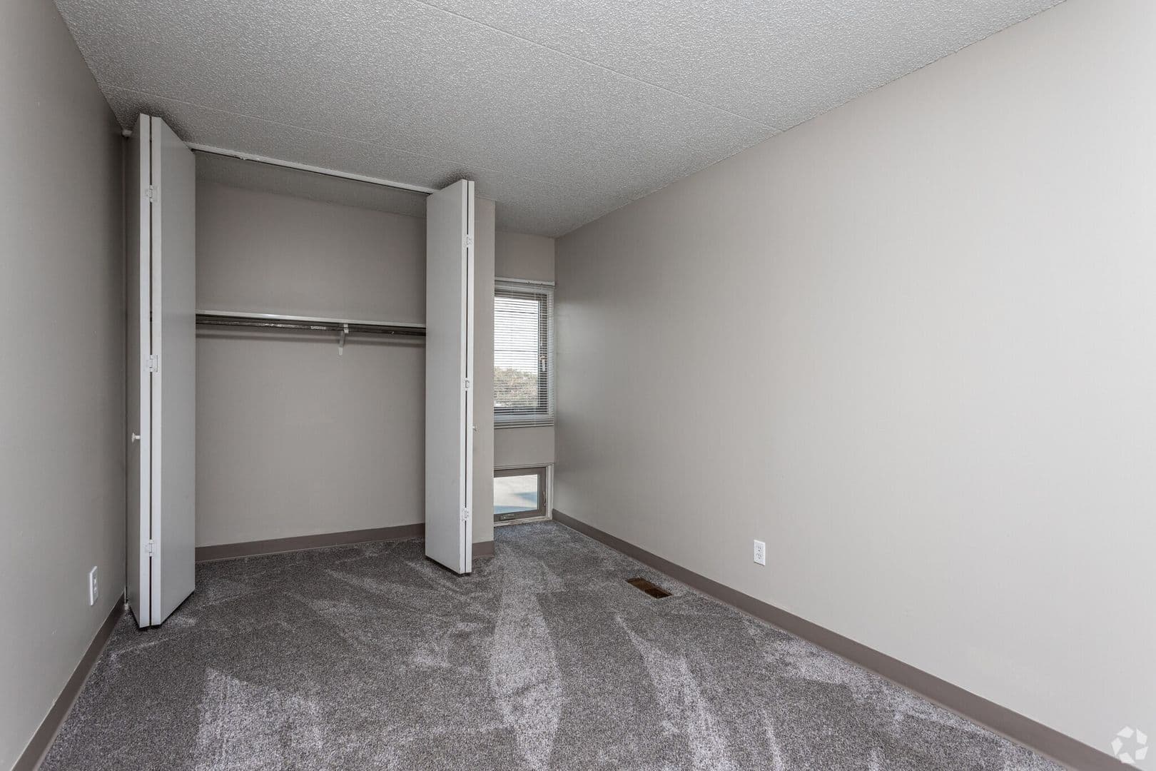 Oakwood Apartments 7 of 15